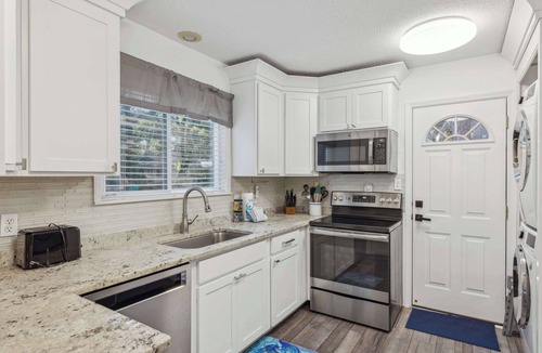 Lawton Woods House | 3 Bedroom House w/Private Pool in Sea Pines