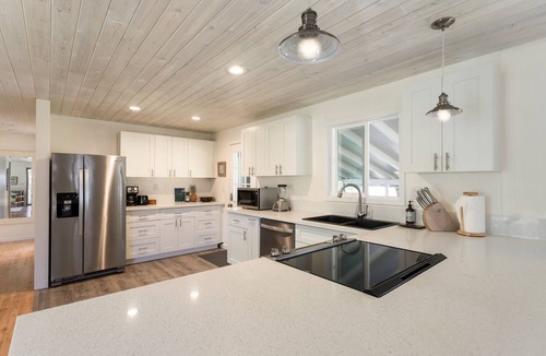 Paia House | 3 Bedroom Home - in Paia Town - Walk to it All
