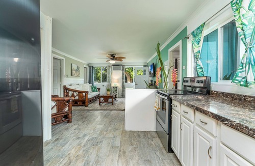 Waialee House | 3-Bedroom Home Plus Mother-in-Law-Suite in Peaceful Haleiwa Hawaii