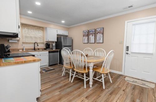 New Bern House | 3-Bedroom Home with King Bed, Smart TVs & Fenced Yard