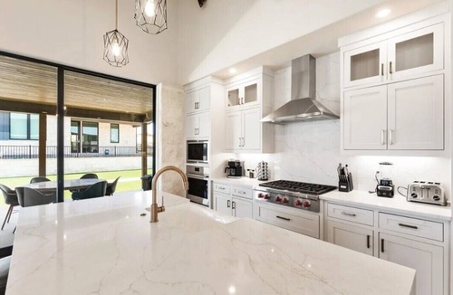 Paluxy House | 3-bedroom house in Glen Rose - made for adventure with resort amenities