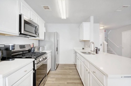 Austin House | 3 Bedroom House with 4 Beds and Tesla charger