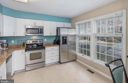 Springfield House | 3-bedroom townhome in peaceful Springfield with WiFi, AC