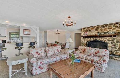 Huddleston House | 3 Bedrooms, 2 Flex Rooms, 3 Bathrooms! Great, waterfront house on an AMAZING property!