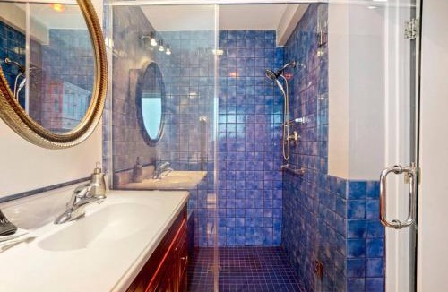 Shadyside House | 3 BR home, steps from Walnut Street with Free parking