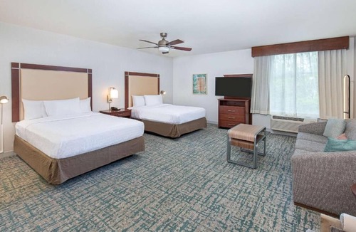 Sandy Springs Hotel | 3 Chic Queen Studio Escape | Free Parking, Breakfast & Pool Access, Pets Welcome