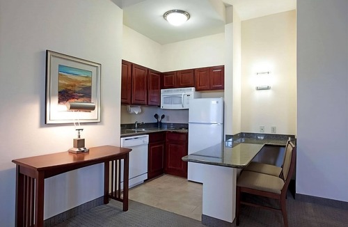 Highlands - Perkins Hotel | 3 Convenient Units w/Full Kitchen! 14-minute walk to Louisiana State University
