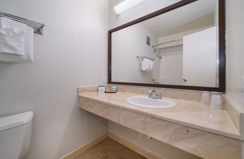 Kahului House | 3 Garden View Accommodations! On-site Pool, Near Iao Valley State Park!