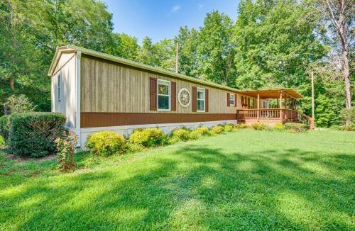 New London House | 3 Mi to Badin Lake: Quiet New London Retreat