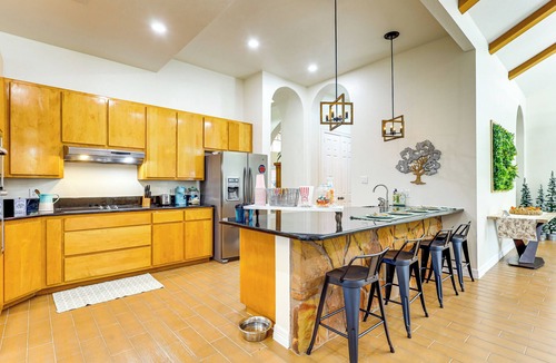 Belton House | 3 Mi to Lake! Belton Getaway w/Outdoor Kitchen