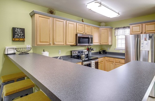Lewes Apartment | 3 Mi to Savannah Beach: Lewes Condo w/Pool Access