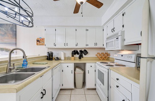 Myrtle Beach Apartment | 3 Mi to Surfside Beach & Pier: Townhome w/Balcony