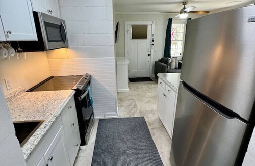Beaufort House | 3 Min Walk to Starbucks. Pets are allowed
