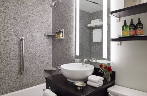 Capitol Hill Hotel | 3 Modern Suites w/Kitchenette Near Memorial Parks & Historic Museums