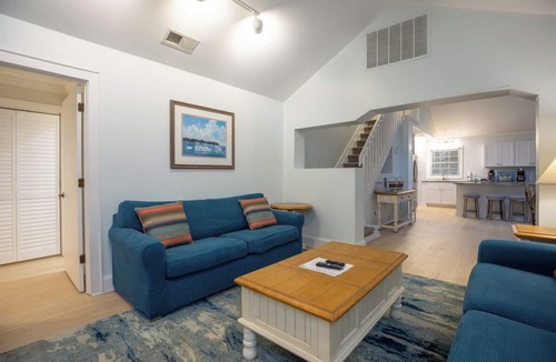 North Forest Beach House | 3 Night Hawk: 4th Row Beach Cottage. Private Pool, Free Bikes. Dogs OK, Fence