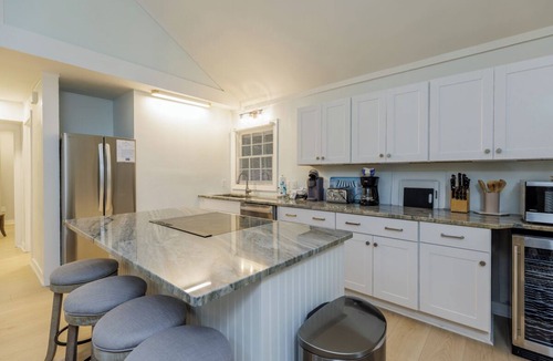 North Forest Beach House | 3 Night Hawk: 4th Row Beach Cottage. Private Pool, Free Bikes. Dogs OK, Fence