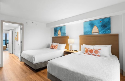 Myrtle Beach Resort | 3 Oceanfront Queen 1BR Suites | Balcony, Kitchen, Pool, 1.2 mi to Broadway