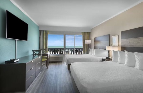 Myrtle Beach Resort | 3 Oceanfront Rooms | Polished Beachfront Resort w/Water Park Features