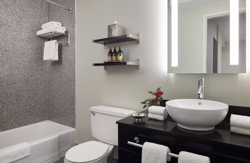 Capitol Hill Hotel | 3 Pet-Friendly Retreat w/Kitchen & Dining Near Top DC Landmarks & Museums