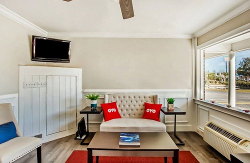 Ridgeland Hotel | 3 Relaxing King Rooms + Free Parking Near Ridgeland Downtown Area