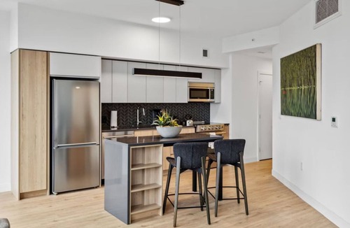 Buzzard Point Hotel | 3 Units | City Comforts w/Kitchen, Family Amenities & Pet-Friendly Stays