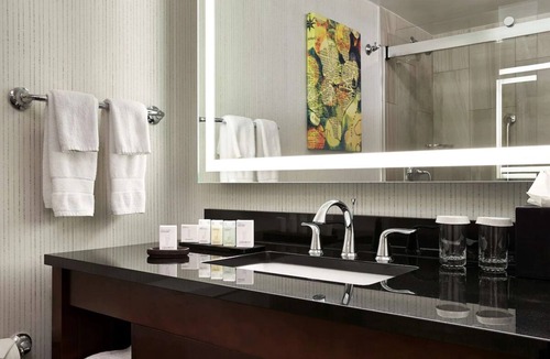 Friendship Heights Hotel | 3 Washington DC Suites with Metro Connection | Indoor Pool | Free Breakfast!