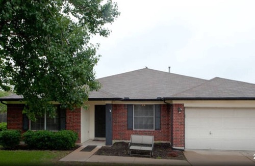 Cat Hollow House | 30% off! Safe, quiet North Austin house! Family Friendly!