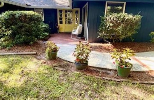 North Forest Beach House | 300 steps to the beach! - Pet Friendly Ranch Style House North Forest Beach