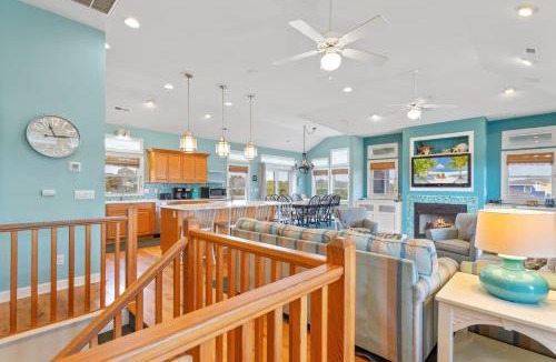 Southern Shores House | 3054 - Latitude Adjustment