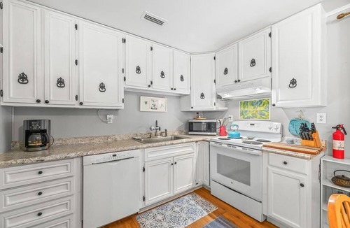 Southern Shores House | 326 - Dog Friendly Rental in a Nature Lover's Paradise!