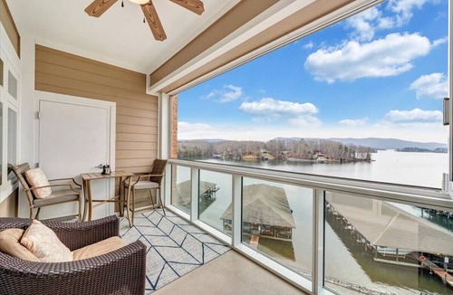 Huddleston Apartment | #344 Pointe - 2 Bedroom Lakefront Condo at Mariners SML