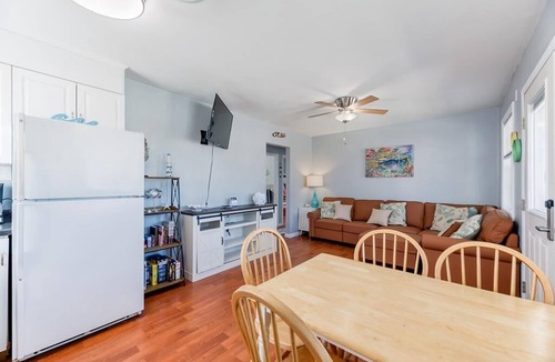 South Nags Head House | 363 Dog-Friendly Semi-Ocean-Front Near the Pier!