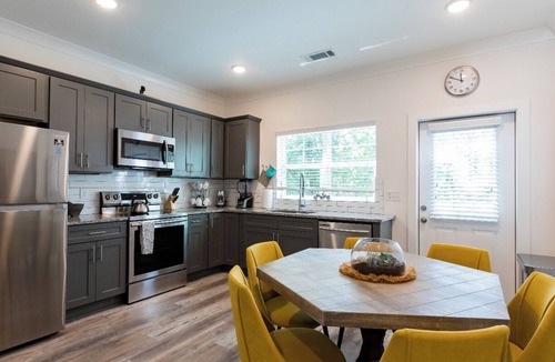 Atlanta House | 3Bd Flex - Townhome Near Beltline & Truist Park