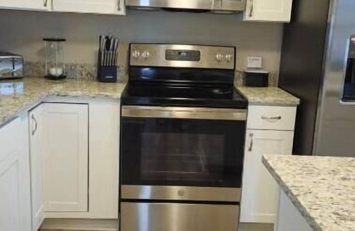 Goose Creek House | 3bdr 2ba home Goose Creek - Close to Charleston Attractions with Large Yard