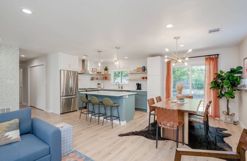 South Congress House | 3bed 2 bath gem located steps from South Congress!