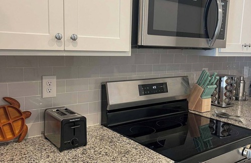 Ocean Isle Beach House | 3BR/2.5BA Townhome Sleeps 8, Near Sunset and Ocean Isle Beach