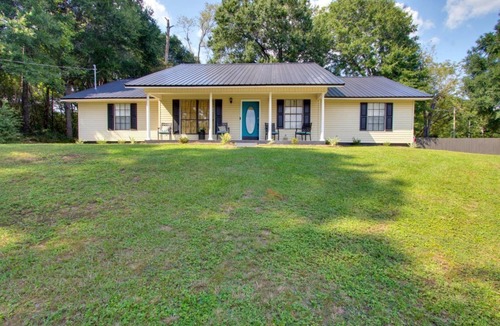 Daleville House | 3Br, 2Ba, 6 beds, 5 min from Fort Novosel