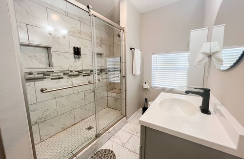 North Shore House | 3br/2bath, Hammock /Huge yard/House to yourself