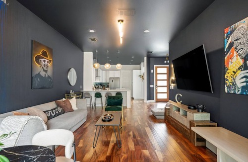 MLK House | 3BR East Austin Unit A - Sleeps 10, Pet Friendly