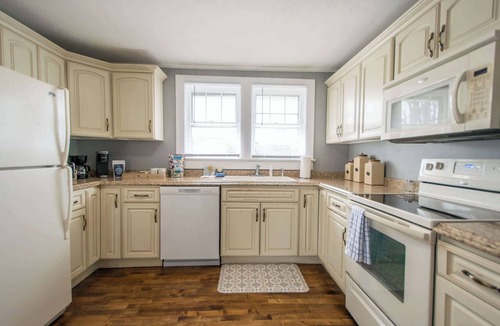 East Flat Rock House | 3BR Home in East Flat Rock near Downtown