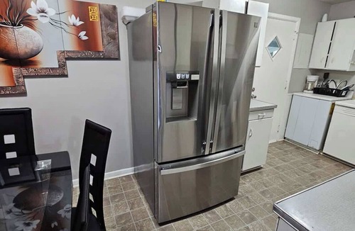 Winston - Salem House | 3BR | King beds |85” TV | 3min wake forest & DT