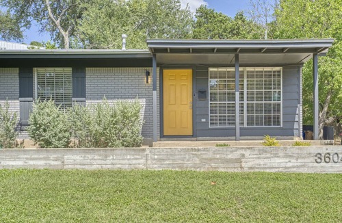 Dawson House | 3BR Mid Century off S.Congress |Tesla Charger