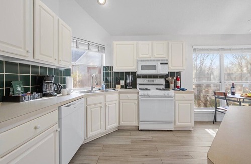 Cedar Park House | 3BR NEW! Stylish Home in Cedar Park Arcade & Fireplace - Sleeps 10