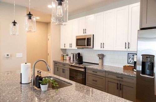 Athens Apartment | 3BR - Pool for UGA Visits and Work Travel