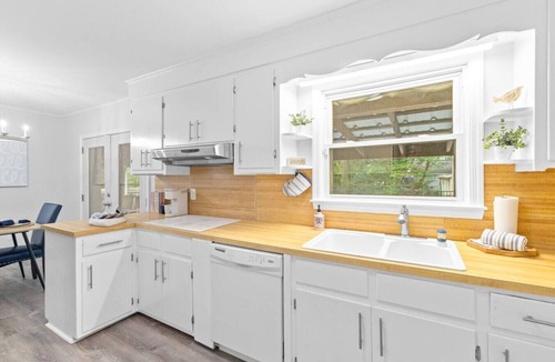 North Charleston House | 3BR Pool Home | Free Parking | Near Airport + DT