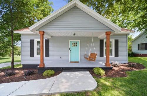 Mount Holly House | 3BR Renovated Bungalow Fire Pit Near Catawba River