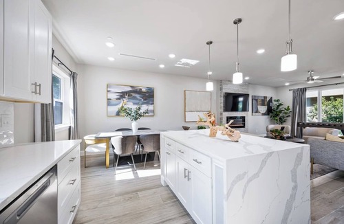 Old East Dallas House | 3BR Townhome~Rooftop Hot Tub~Skyline Views~Dallas
