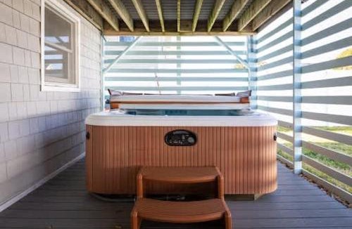 Kill Devil Hills House | 3min Walk to Beach Hot Tub Yard Near Shops