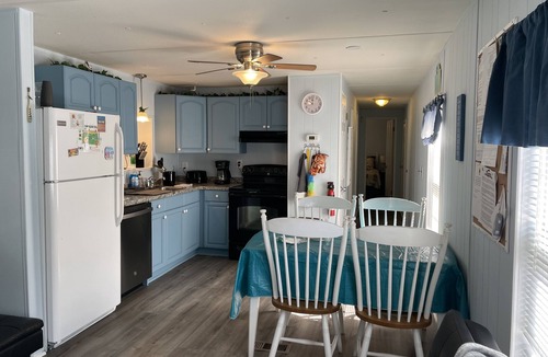 Garden City Cottage | 3MN WALK TO THE BEACH, GATED PARK, GOLF CART