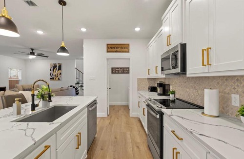 West Dallas House | 4 Bdr, 2.5Bth Dallas Getaway, New Build